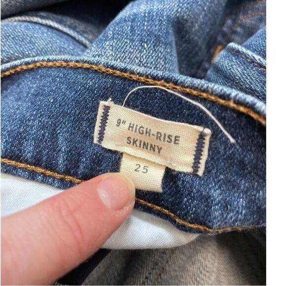 Madewell 9" Mid-Rise Skinny Jeans in York Wash: Rip and Repair Edition, Size 25 - Picture 12 of 12